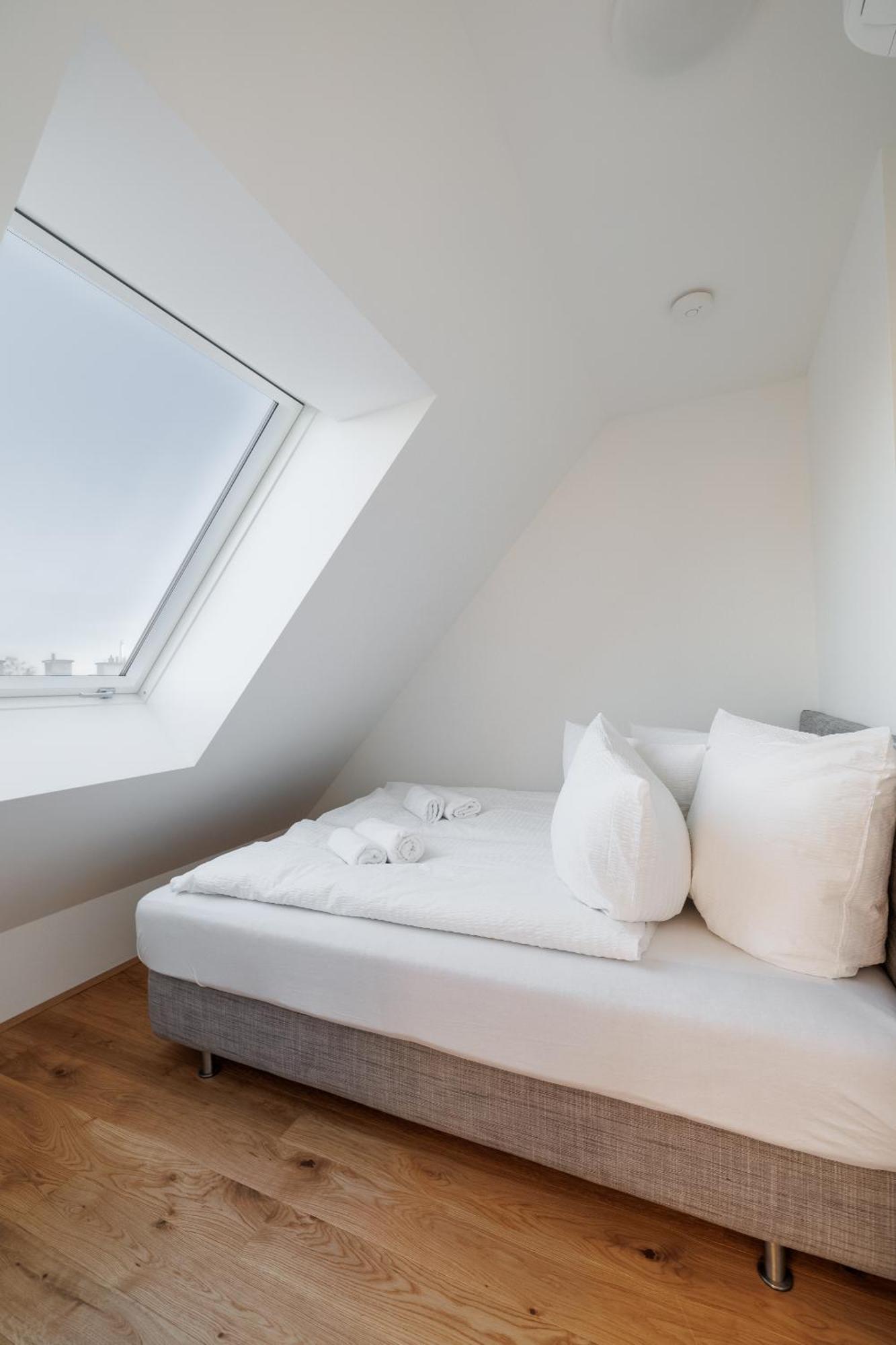 Symphony Apartments 41 - Modern Loft With Terrace And Grill In Central Location Vienna Exterior photo